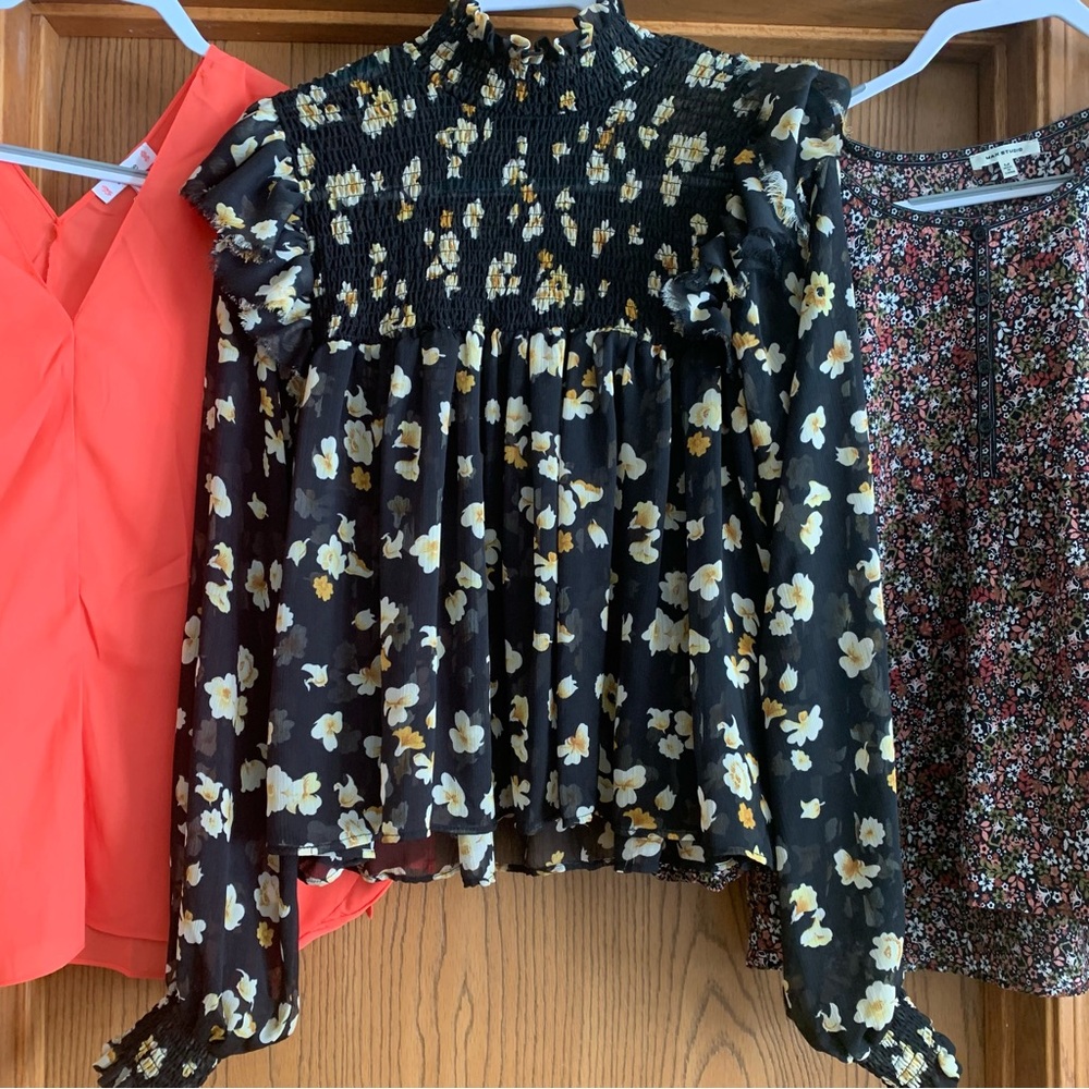 Floral and Solid Women's Blouse Set (3) - Picture 3 of 4